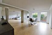 Wohn-/Esszimmer - 