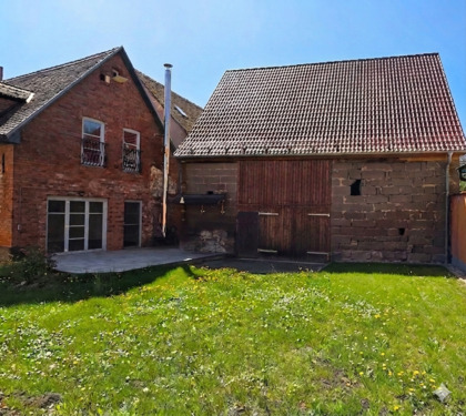 Haus und Scheune - 