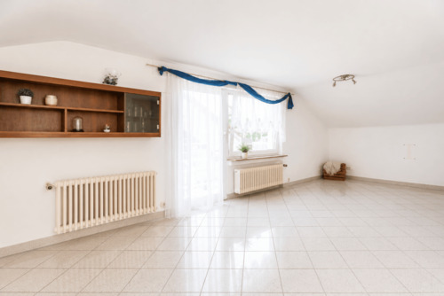 13 - Helles Zimmer mit Fenster - 