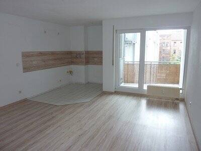 23013-1.jpg - - Wohnung mit Balkon und Aufzug -