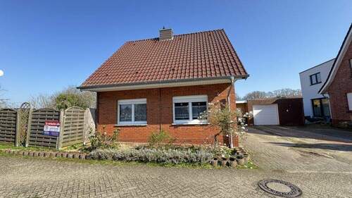 Bild 1 - Gepflegtes Einfamilienhaus in Neuenhaus - eine gute Investitionsmöglichkeit