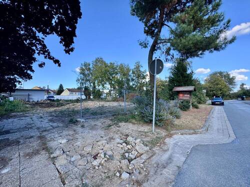 Zufahrt zum Grundstück - 