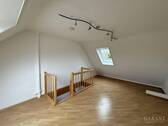 Galeriezimmer - Etagenwohnung mit 72,00 m&sup2; in Korb zur Miete