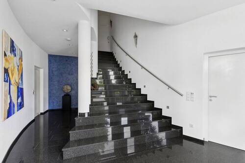 Gehobenes Ambiente- Zwei Eingänge im EG zur Büroeinheit - 3 Zimmer Büro in Saarlouis