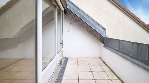 Balkon mit Süd- Ausrichtung - 