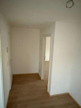 Flur.jpg - 2 Zimmer Etagenwohnung in Markkleeberg