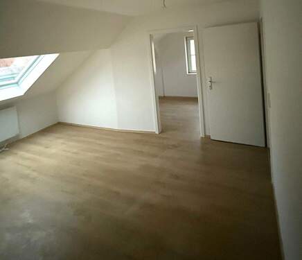 Wohnen mit Blick ins Schlafzimmer.jpg - 