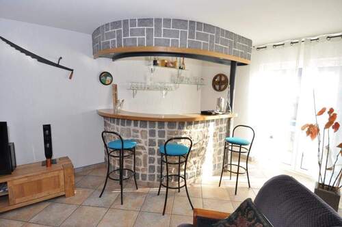 Bar - Einfamilienhaus mit 275,00 m&sup2; in Eincheville zum Kaufen