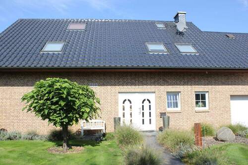 Vorderansicht Haus - 
