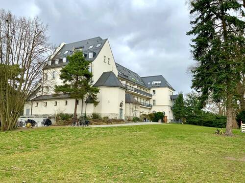 Ansicht - Wohnen mit Stil und Geschichte - Großzügige 3-Zimmer-DG-Wohnung im Baudenkmal von Berlin-Biesdorf