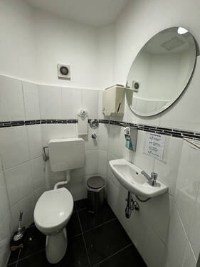 getrennte WC-Anlagen - 