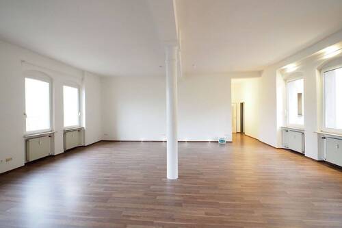 Wohnen - 4 Zimmer Etagenwohnung in Nürnberg