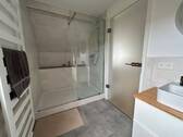 DG Badezimmer mit Dusche - 