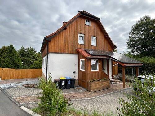 Eingangsseite - 5 Zimmer Mehrfamilienhaus, Wohnhaus zum Kaufen in Petersberg