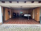 Garage mit elektrischen Tor - 