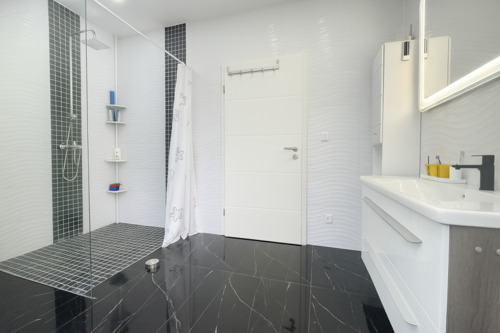 Gäste Badezimmer mit WC - 