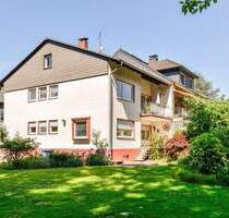 Großzügige 2 Familien-DHH mit Aufstockungs- und Anbaumöglichkeiten * ca. 1.848 m² parkähnlicher Grund mit Direktangre... - Leverkusen Lützenkirchen