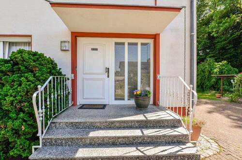 Haustüre - 6 Zimmer Mehrfamilienhaus, Wohnhaus zum Kaufen in Leverkusen