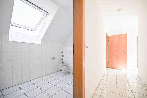 Flur - Etagenwohnung mit 67,70 m&sup2; in Hattingen zur Miete