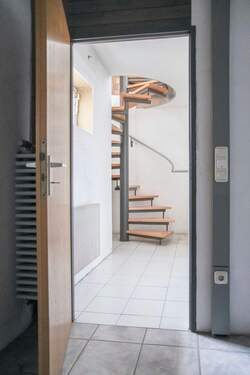 Treppe Keller - Etagenwohnung mit 65,00 m&sup2; in Gemünden am Main / Wernfeld zum Kaufen