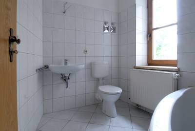 Bad mit Eckbadewanne - 