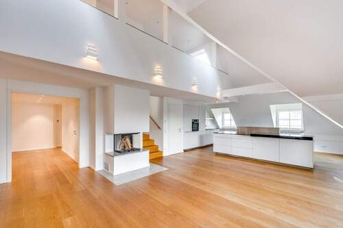 Wohnbereich - 4 Zimmer Etagenwohnung zum Kaufen in München