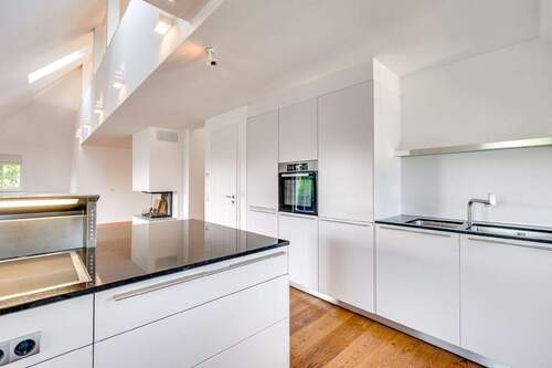 Einbaukueche - 4 Zimmer Etagenwohnung in München