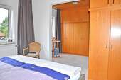 Schlafzimmer nebst Ankleide - 