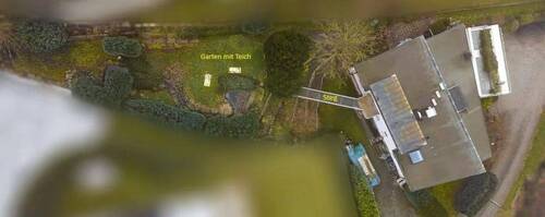 Garten mit Seerosen-Teich - 