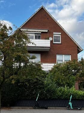Hausansicht - 3 Zimmer Etagenwohnung zur Miete in Oldenburg