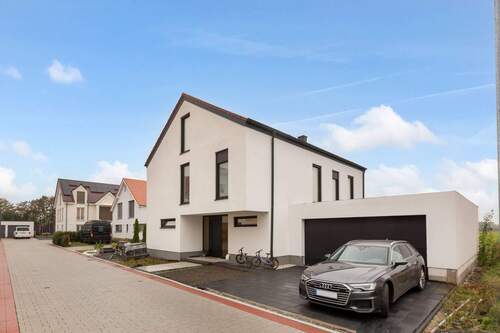 Außenansicht - Gehobenes Einfamilienhaus in begehrter Lage - moderne Architektur mit zusätzlichem Ausbaupotenzial