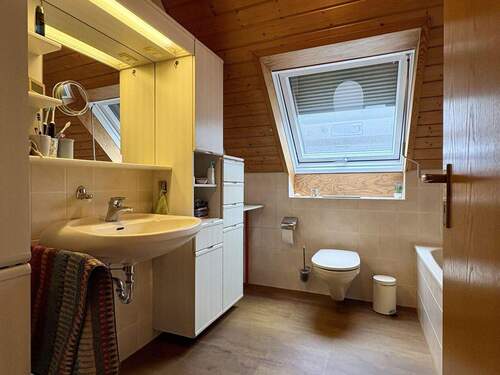 Badezimmer Ansicht 2 - 