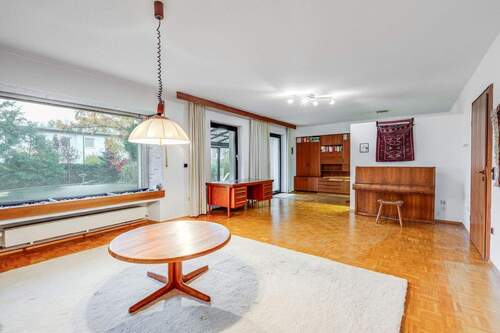 Wohnzimmer - 4 Zimmer Doppelhaushälfte zum Kaufen in München