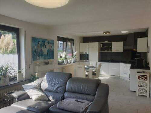 Wohnzimmer - 4 Zimmer Einfamilienhaus zum Kaufen in Schauenburg