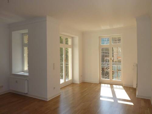 Wohnen - FREI ab 1.7.26: Traumhafte 4-Raumwohnung mit Kamin, Balkon & Bad en Suite im Waldstraßenviertel!