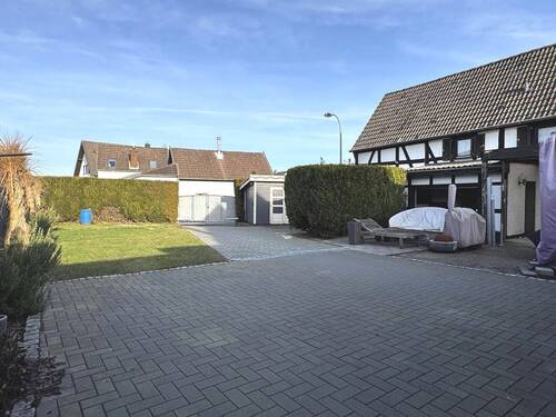 Blick zur Einfahrt - 