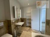 Bad innenliegend, Bild 1 - 2 Zimmer Etagenwohnung zur Miete in Kitzingen