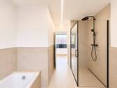 Badezimmer mit Walkin Dusche - 