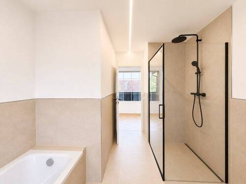 Badezimmer mit Walkin Dusche - 