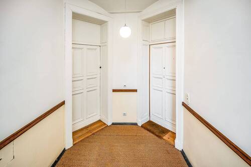 Hausflur Seitenflügel - 