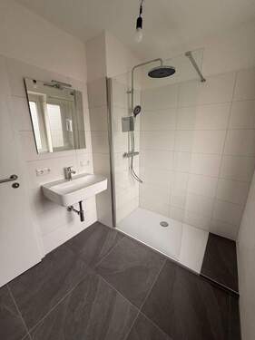 Bild 1 - Modernisierte 3-Zimmer-Eigentumswohnung mit Balkon in Würzburg-Lindleinsmühle