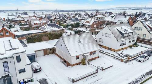 Ansicht Straße - Freistehendes Einfamilienhaus mit Garten und viel Potenzial in ruhiger Lage von Nordstemmen