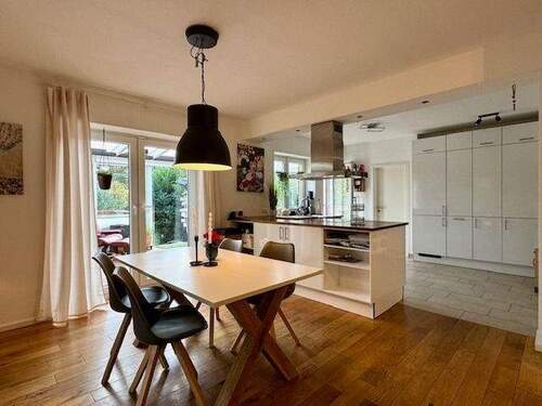 Lichtdurchfluteter Wohn- und Essbereich - 