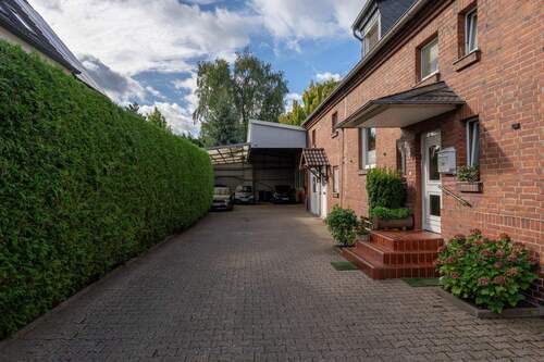 Einfahrt - 7 Zimmer Mehrfamilienhaus, Wohnhaus zum Kaufen in Selm