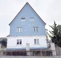 Zweifamilienhaus in Ichenhausen mit Garten und Garage