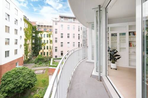 Balkon ausgehend vom Wohnzimmer - 3 Zimmer Etagenwohnung in Berlin