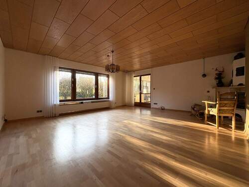 Wohnzimmer EG - 8 Zimmer Mehrfamilienhaus, Wohnhaus zum Kaufen in Extertal