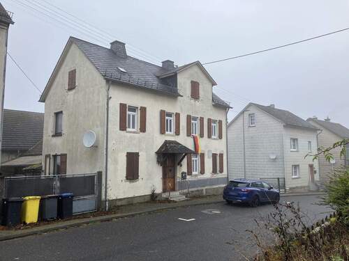 Front - 6 Zimmer Einfamilienhaus zum Kaufen in Horhausen