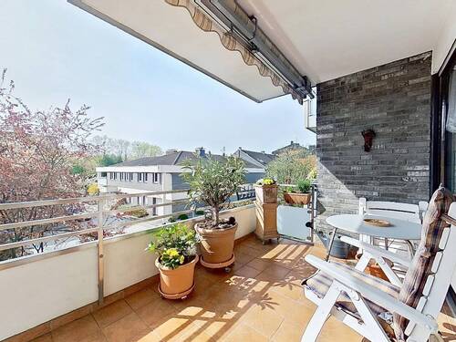 mit großer Terrasse - 