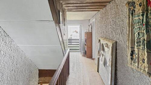 Flur OG mit Zugang zum Balkon - 